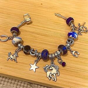 🍒 BOGO 🍒 PRICE ONLY 4/23 Horse Lovers Royal Blue Charm Bracelet 💙 Perfect Gift